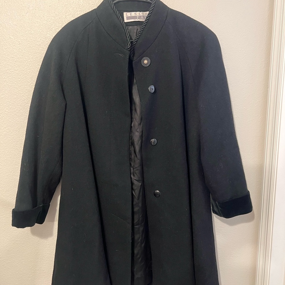 Vintage Leslie Fay Wool Coat Womens Size 8 Black Made in USA Velvet Cuffs DEFECT